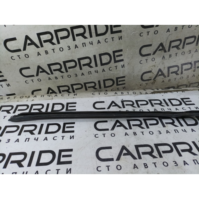 Молдинг стекла (кузов и элементы) Ford Transit Connect 1 2005 1.8L 4526431