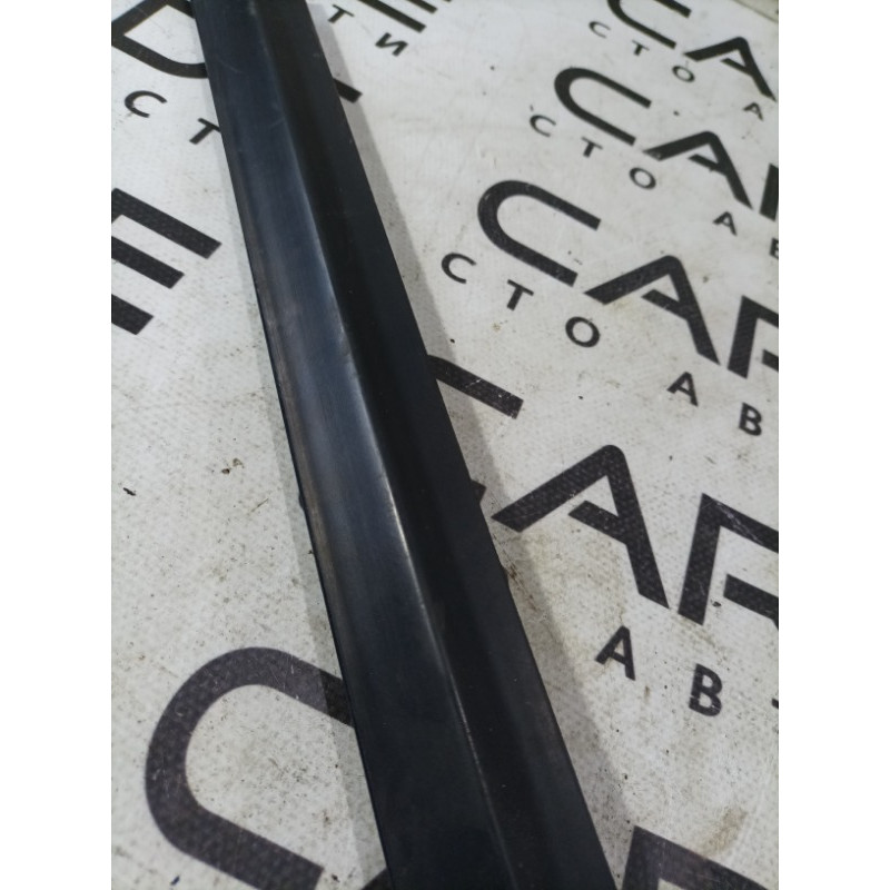 Молдинг стекла (кузов и элементы) Ford Transit Connect 1 2005 1.8L 4526430