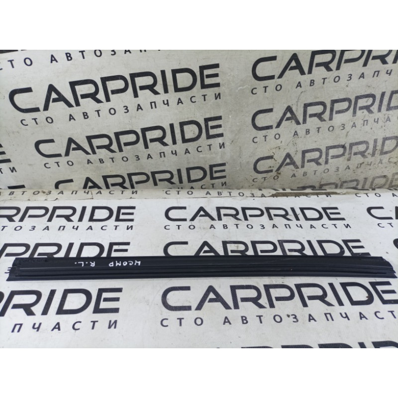 Молдинг стекла внутренний (наружные элементы кузова) Jeep Compass MP 2018 2.4 68242129aa