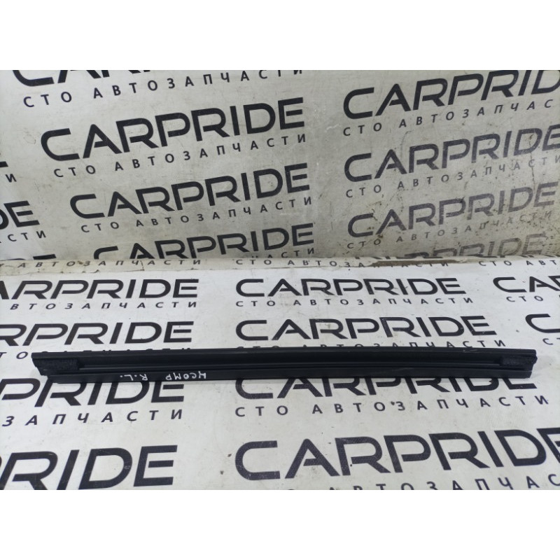 Молдинг стекла внутренний (наружные элементы кузова) Jeep Compass MP 2018 2.4 68242129aa