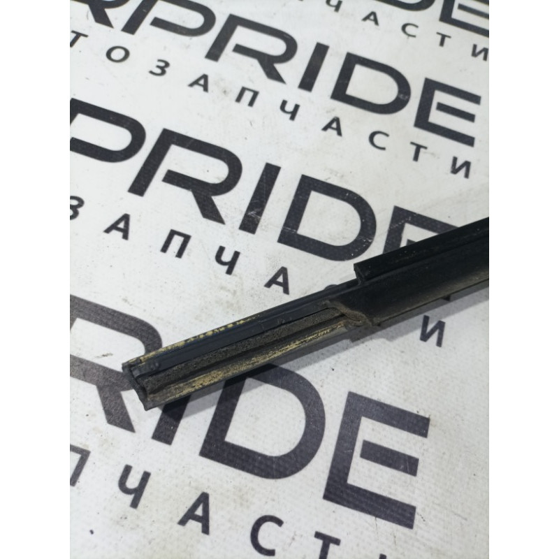 Молдинг стекла (кузов и элементы) Jeep Compass MP 2018 2.4 68242131AA