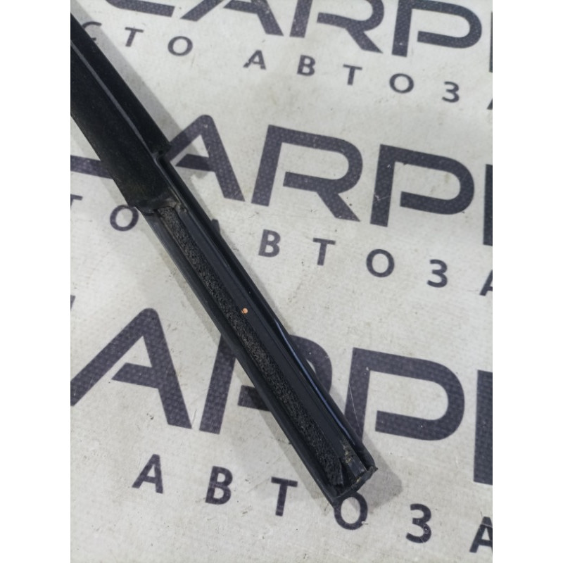 Молдинг стекла (кузов и элементы) Jeep Compass MP 2018 2.4 68242131AA