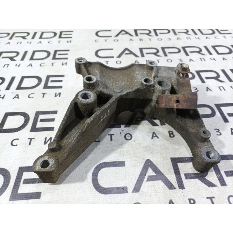 Кронштейн насоса гидроусилителя (кронштейны двигателя) Ford Transit Connect 1 2005 1.8L 97bb3k738ca