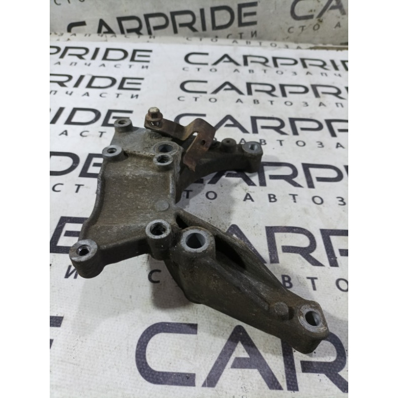 Кронштейн насоса гидроусилителя (кронштейны двигателя) Ford Transit Connect 1 2005 1.8L 97bb3k738ca