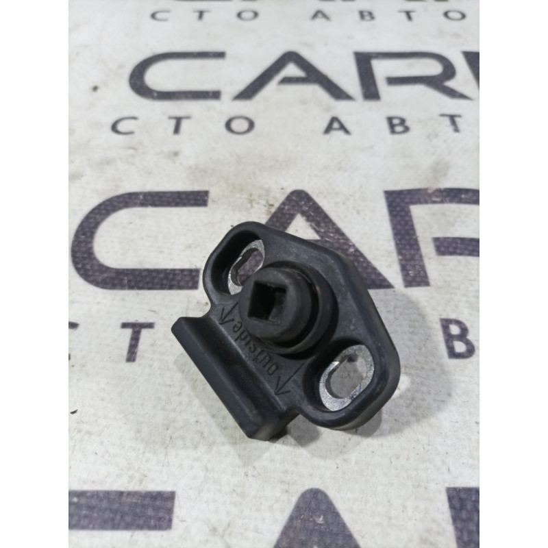 Відбійник кришки багажника (кузов і елементи) Mercedes-Benz GL X164 2012 4.6 a2517500089