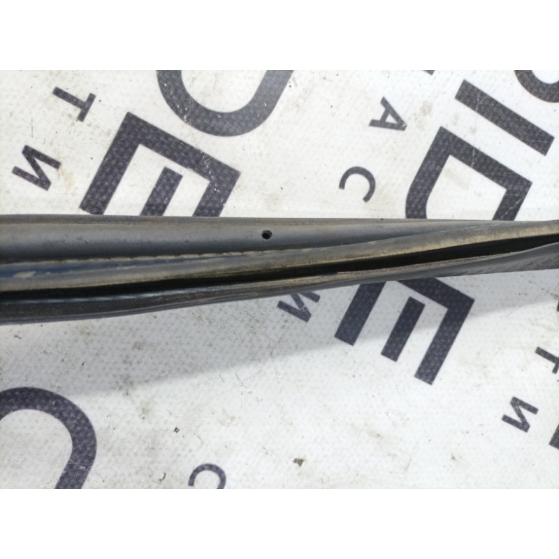 Уплотнитель (кузов и элементы) Ford Transit Connect 1 2005 1.8L 1341359