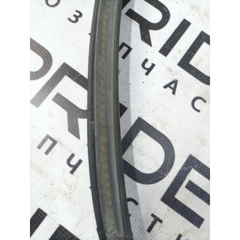 Уплотнитель (кузов и элементы) Ford Transit Connect 1 2005 1.8L 1341359