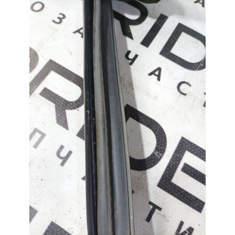 Уплотнитель (кузов и элементы) Ford Transit Connect 1 2005 1.8L 1341359