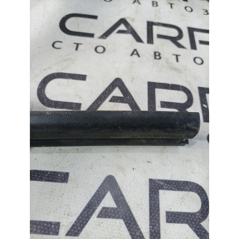 Уплотнитель проема двери (кузов и элементы) Ford Transit Connect 1 2005 1.8L 5169963