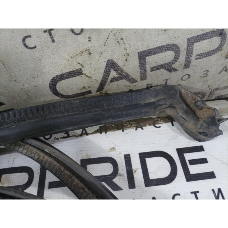 Уплотнитель проема двери (кузов и элементы) Ford Transit Connect 1 2005 1.8L 5162479