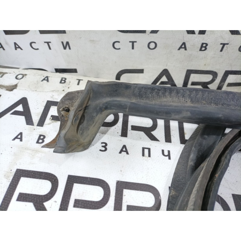 Уплотнитель проема двери (кузов и элементы) Ford Transit Connect 1 2005 1.8L 5162479