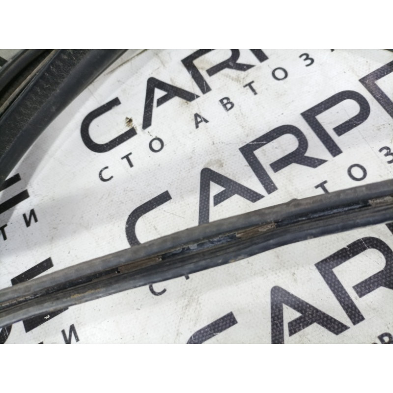 Уплотнитель проема двери (кузов и элементы) Ford Transit Connect 1 2005 1.8L 5162479