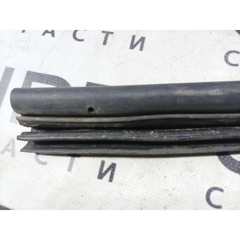 Уплотнитель проема двери (кузов и элементы) Ford Transit Connect 1 2005 1.8L 5169962