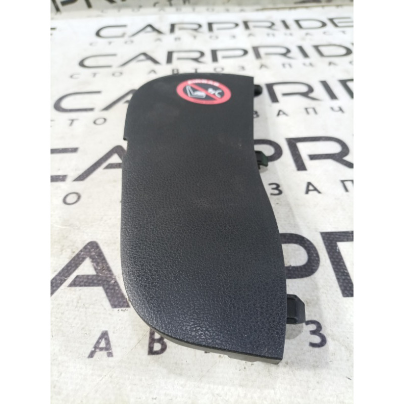 Накладка торпеды боковая (салон) Nissan Juke F15 2013 1.6 684981kz0a