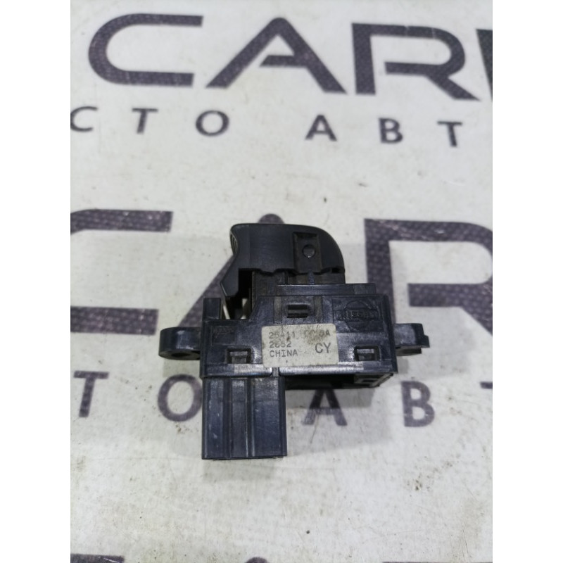 Кнопка стеклоподъемника (электрика / кнопки) Nissan Juke F15 2013 1.6 254111KL5A