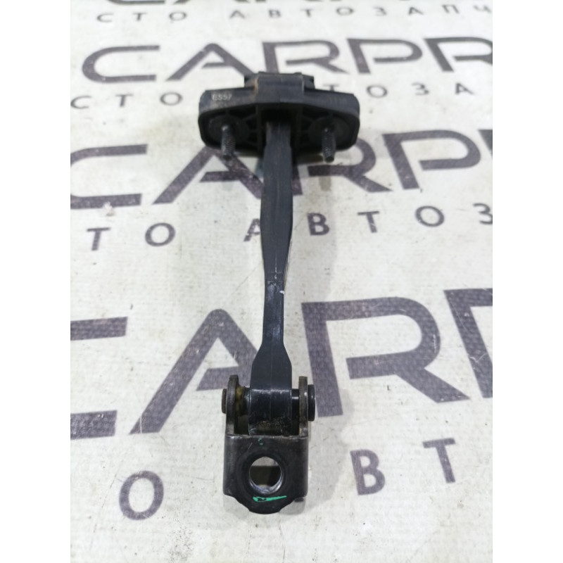 Ограничитель двери (кузов и элементы) Jeep Compass MP 2018 2.4 68243645aa