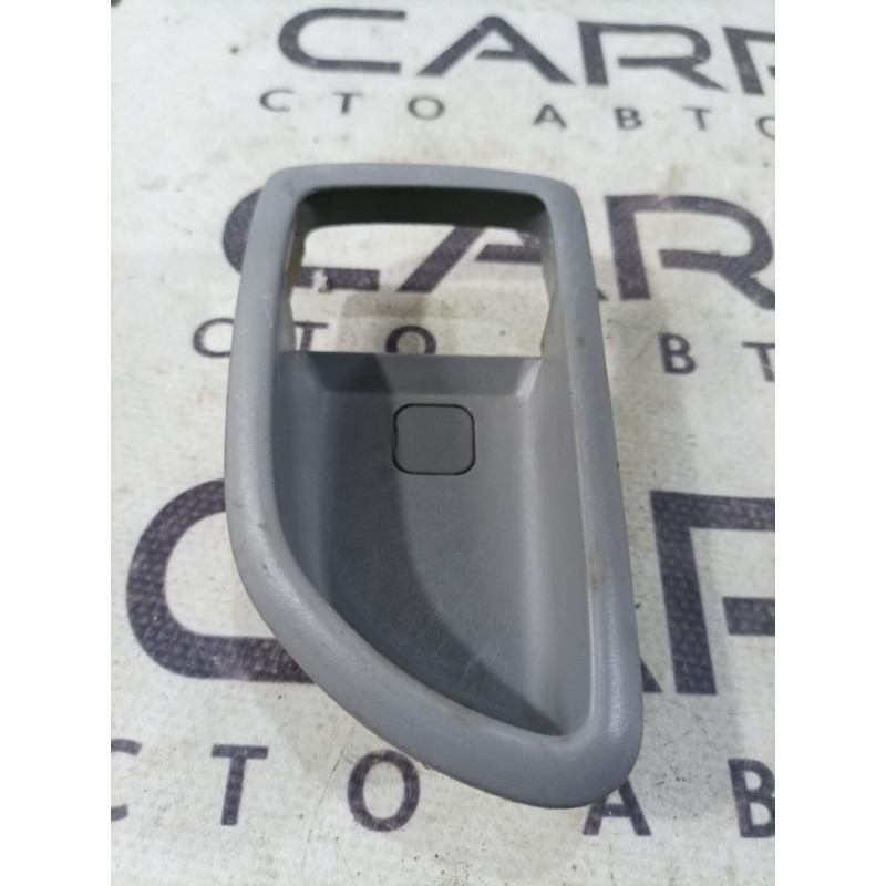Накладка ручки внутренней (салон) KIA Sorento BL 2007 2.5 CRDI 826213e000