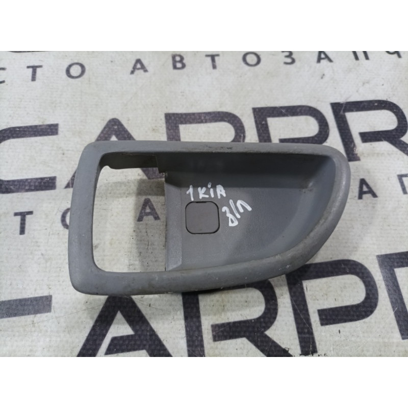 Накладка ручки внутренней (салон) KIA Sorento BL 2005 2.5 CRDI 826213e000