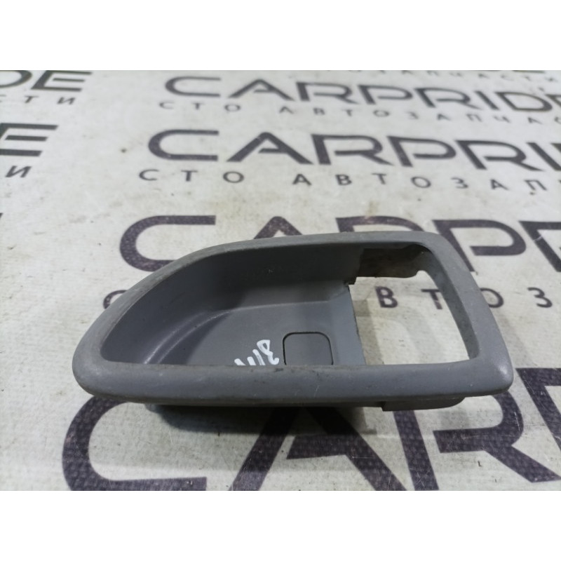 Накладка ручки внутренней (салон) KIA Sorento BL 2005 2.5 CRDI 826213e000