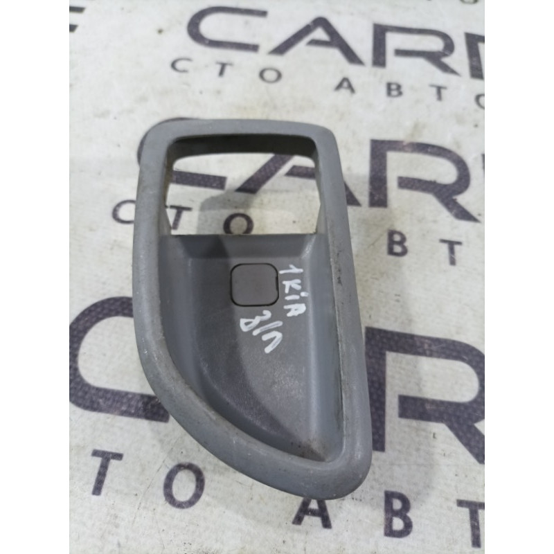 Накладка ручки внутренней (салон) KIA Sorento BL 2005 2.5 CRDI 826213e000