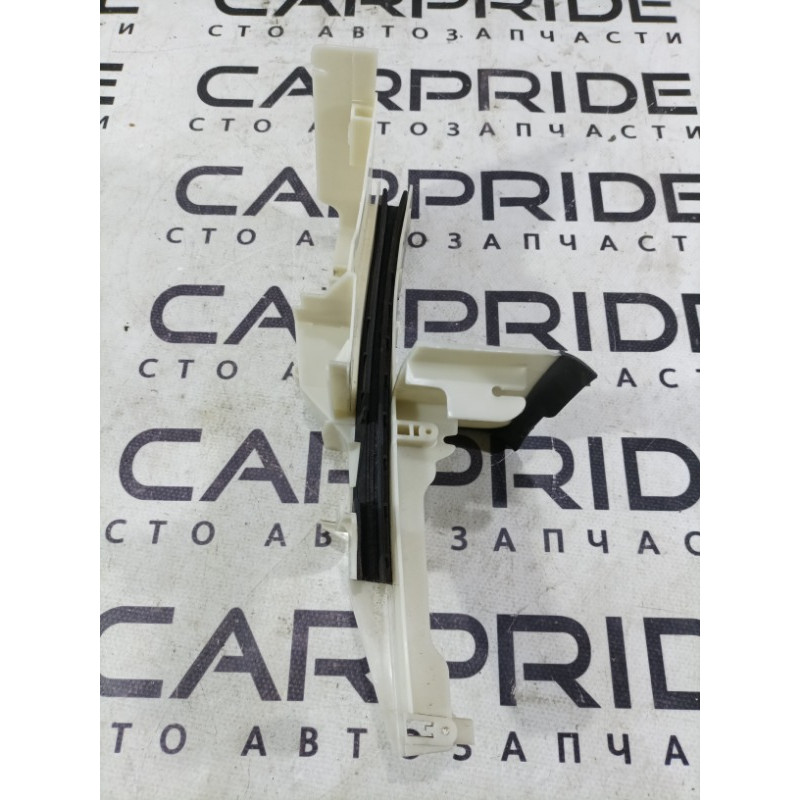 Направляющая стекла двери (кузов и элементы) FORD Focus MK3 2013 2.0 cm51a219a64fc