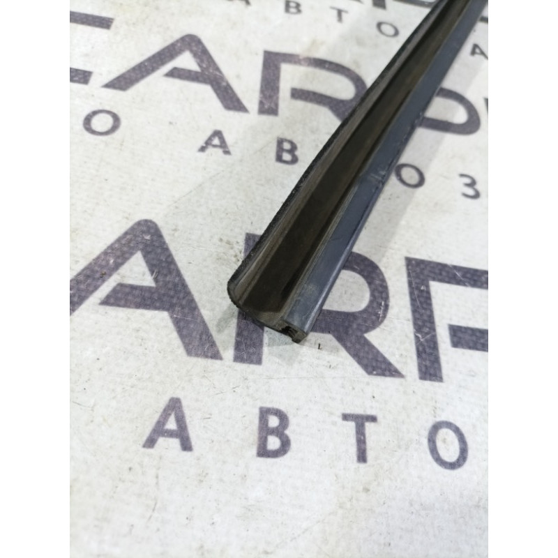 Молдинг стекла внутренний (наружные элементы кузова) Ford Transit Connect 1 2005 1.8L 5194022