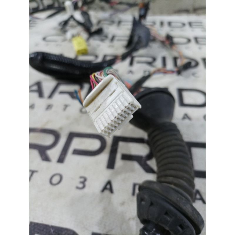 Проводка дверна (електрика) Toyota Sequoia XK60 821510c350