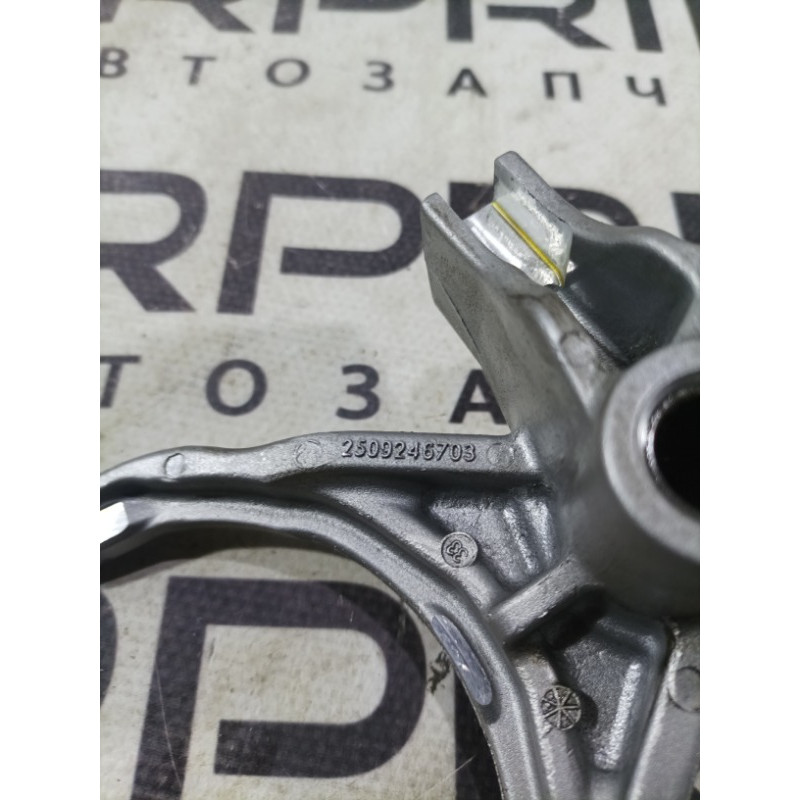 Вилка КПП (трансмиссия) Ford Focus MK3 2016 2.0 AE8Z7230B