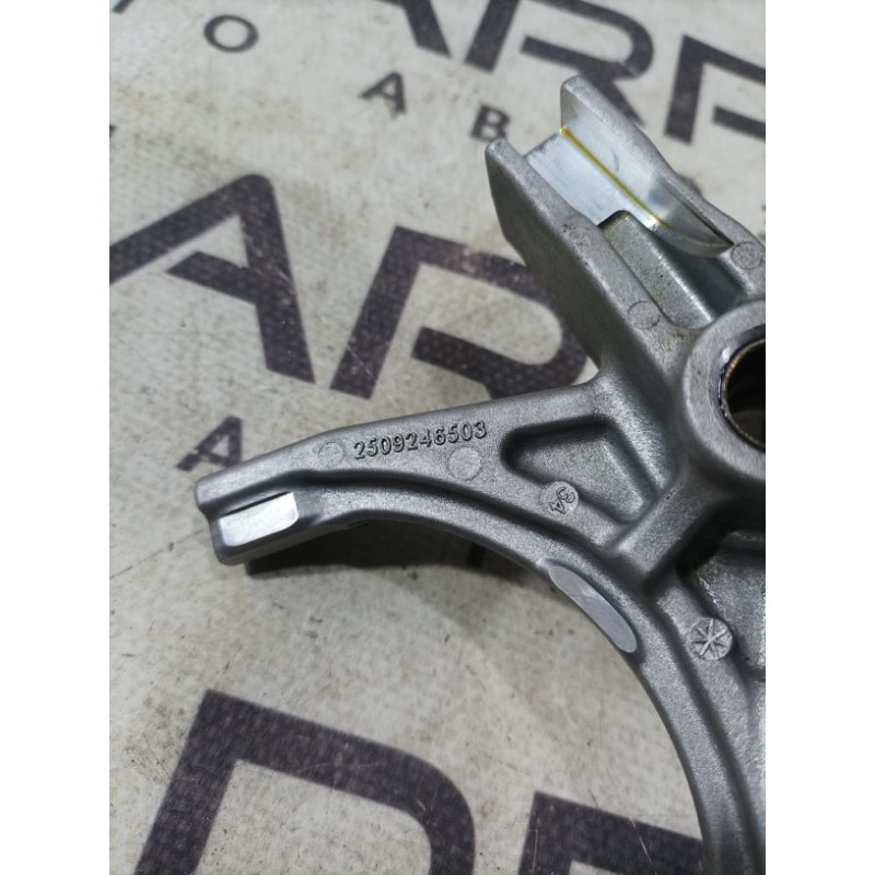 Вилка КПП (трансмиссия) Ford Focus MK3 2016 2.0 AE8Z7230C