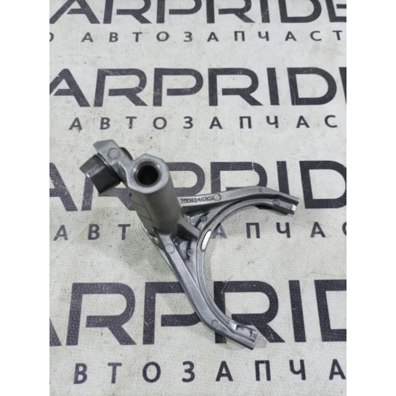 Вилка КПП (трансмиссия) Ford Focus MK3 2016 2.0 AE8Z7230A