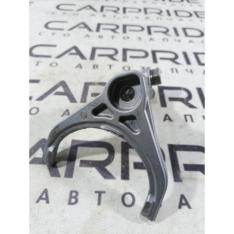 Вилка КПП (трансмиссия) Ford Focus MK3 2016 2.0 AE8Z7230A