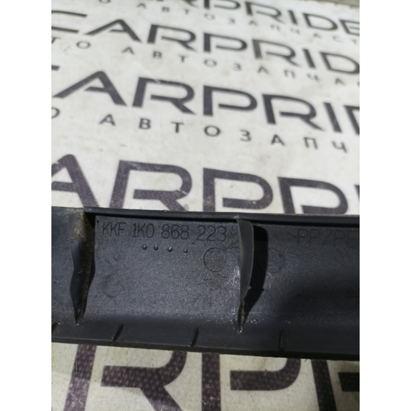 Обшивка Стойки (салон) Volkswagen Golf 1K 2004 2.0 BKD 1k0868223