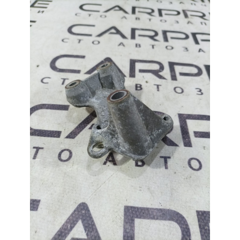 Кронштейн (двигатель и элементы) Volkswagen Jetta MK6 2011 2.0 06a903103a