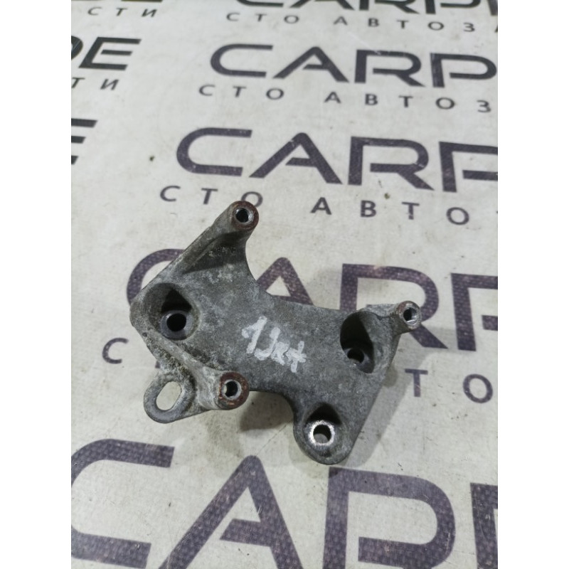 Кронштейн (двигатель и элементы) Volkswagen Jetta MK6 2011 2.0 06a903103a