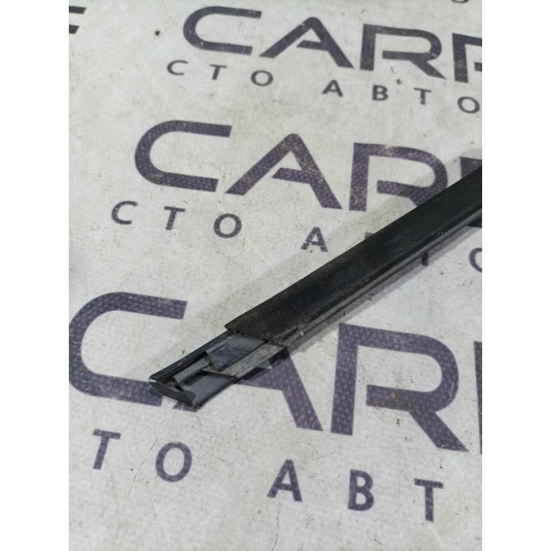 Молдинг стекла (кузов и элементы) BMW 7-series E32 1990 M70b50 51221928755