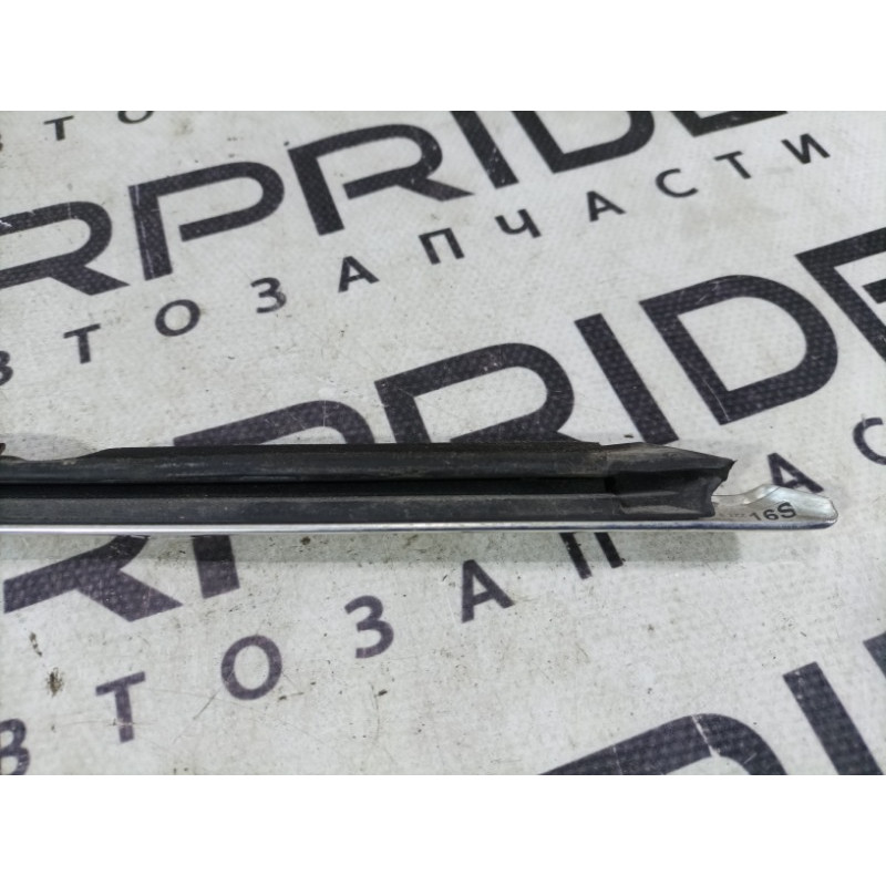 Молдинг стекла (кузов и элементы) Volkswagen Passat B5 2003 1.9 TDI 3b0837477e