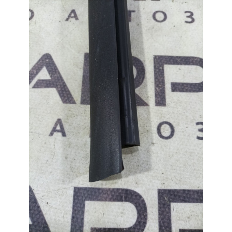 Молдинг стекла внутренний (наружные элементы кузова) Mercedes-Benz E-class W211 2006 3.2 M112.946