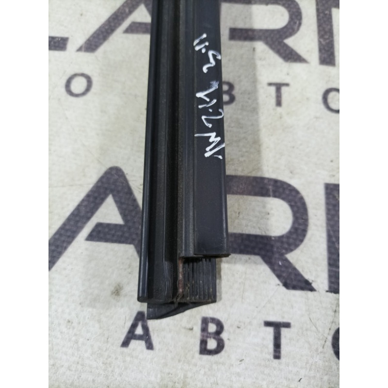 Молдинг стекла внутренний (наружные элементы кузова) Mercedes-Benz E-class W211 2006 3.2 M112.946