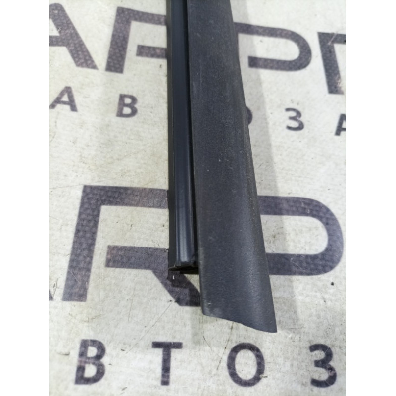 Молдинг стекла внутренний (наружные элементы кузова) Mercedes-Benz E-class W211 2006 3.2 M112.946