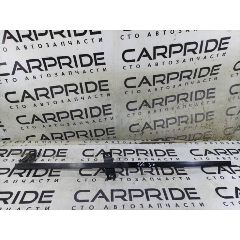 Направляющая стекла двери (кузов и элементы) Volkswagen Golf 1K 2004 2.0 BKD