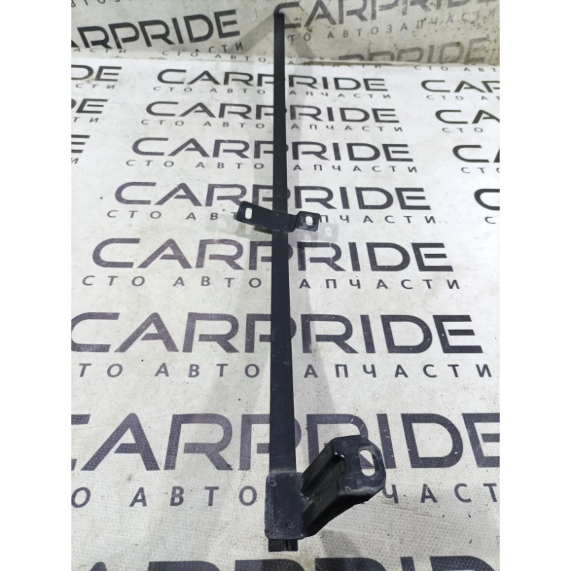 Направляющая стекла двери (кузов и элементы) Volkswagen Golf 1K 2004 2.0 BKD