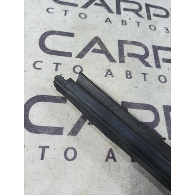 Молдинг стекла внутренний (наружные элементы кузова) Opel Insignia A 2012 2.0 DTH 13228099