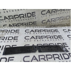 Решетка капота