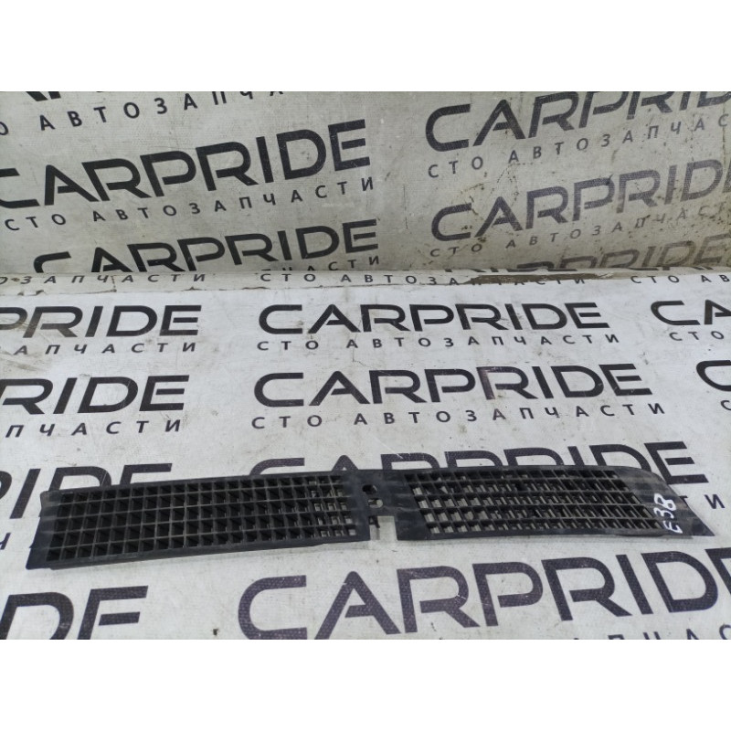 Решетка капота (кузов и элементы) BMW 7-series E38 51138166658