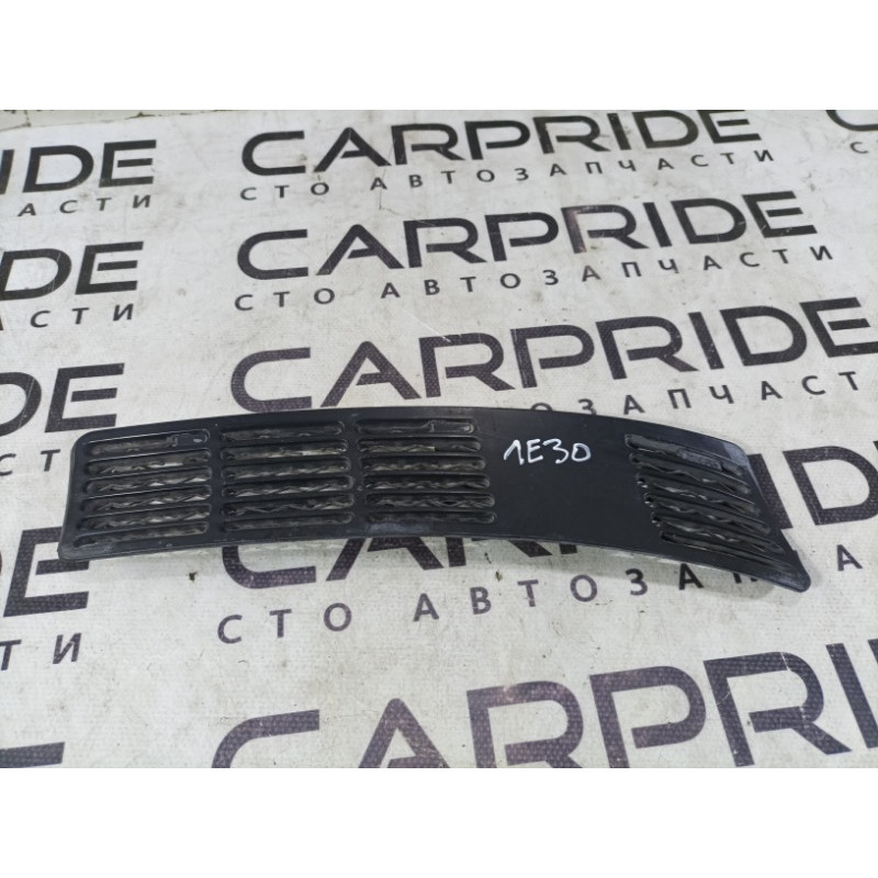 Решетка обдува лобового стекла (салон) BMW 3-series E30 M21d24 51131904572