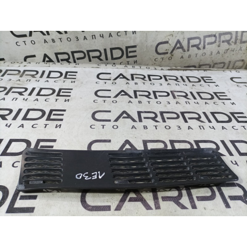 Решетка обдува лобового стекла (салон) BMW 3-series E30 M21d24 51131904572