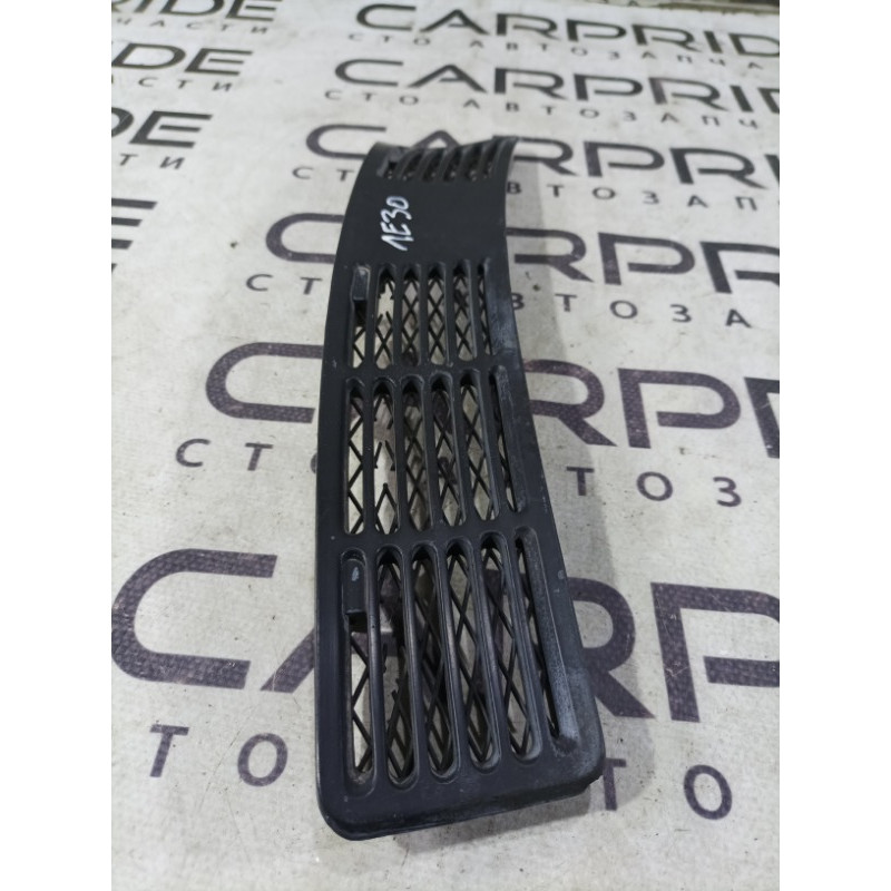 Решетка обдува лобового стекла (салон) BMW 3-series E30 M21d24 51131904572