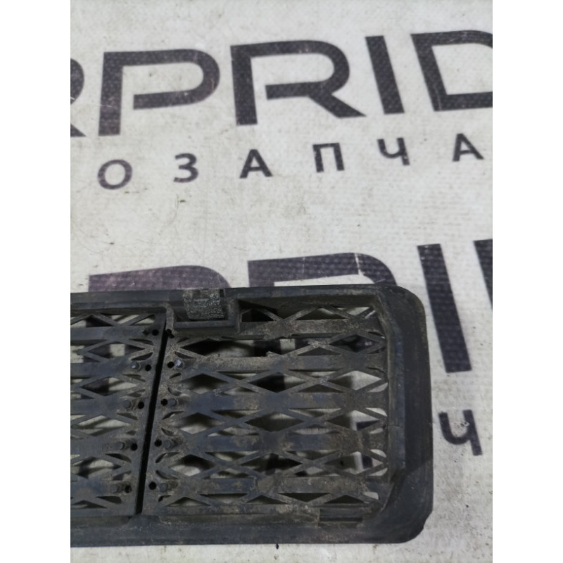 Решетка обдува лобового стекла (салон) BMW 3-series E30 M21d24 51131904572