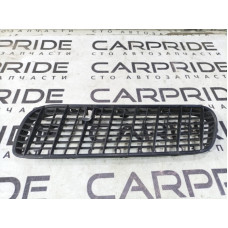 Решетка капота