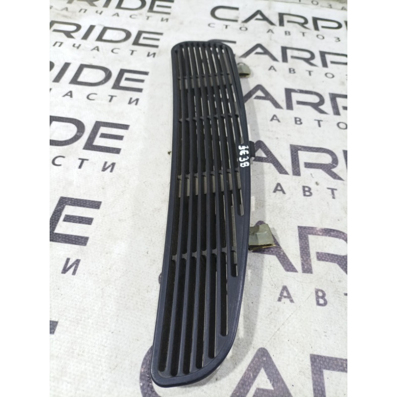 Решетка обдува лобового стекла (салон) BMW 5-series E39 2001 M57d30 51468172423